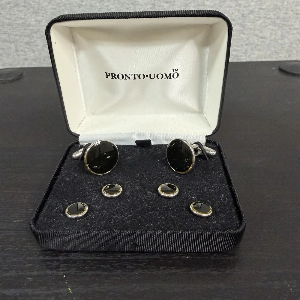 Pronto Uomo Tuxedo 6 Piece Silvertone With Black Enamel Studs And Cuffs